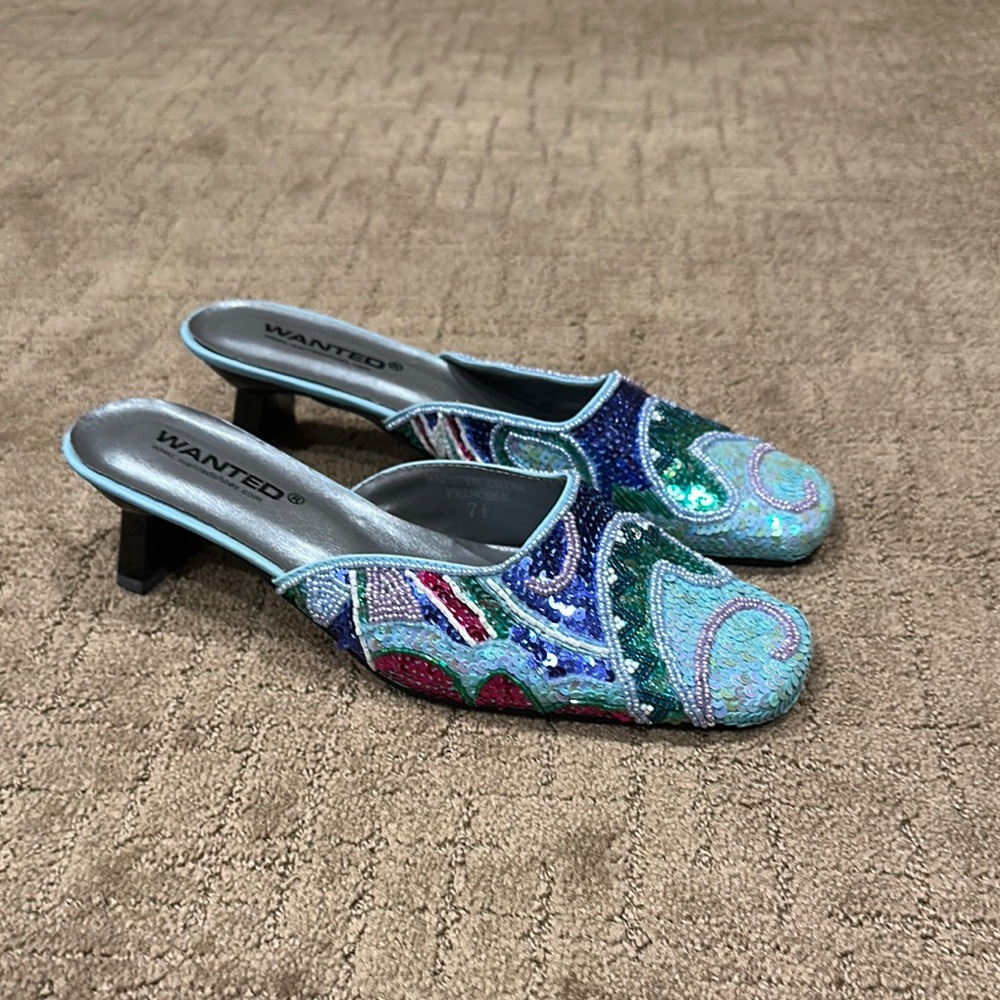 NWOT Wanted Beaded Mules